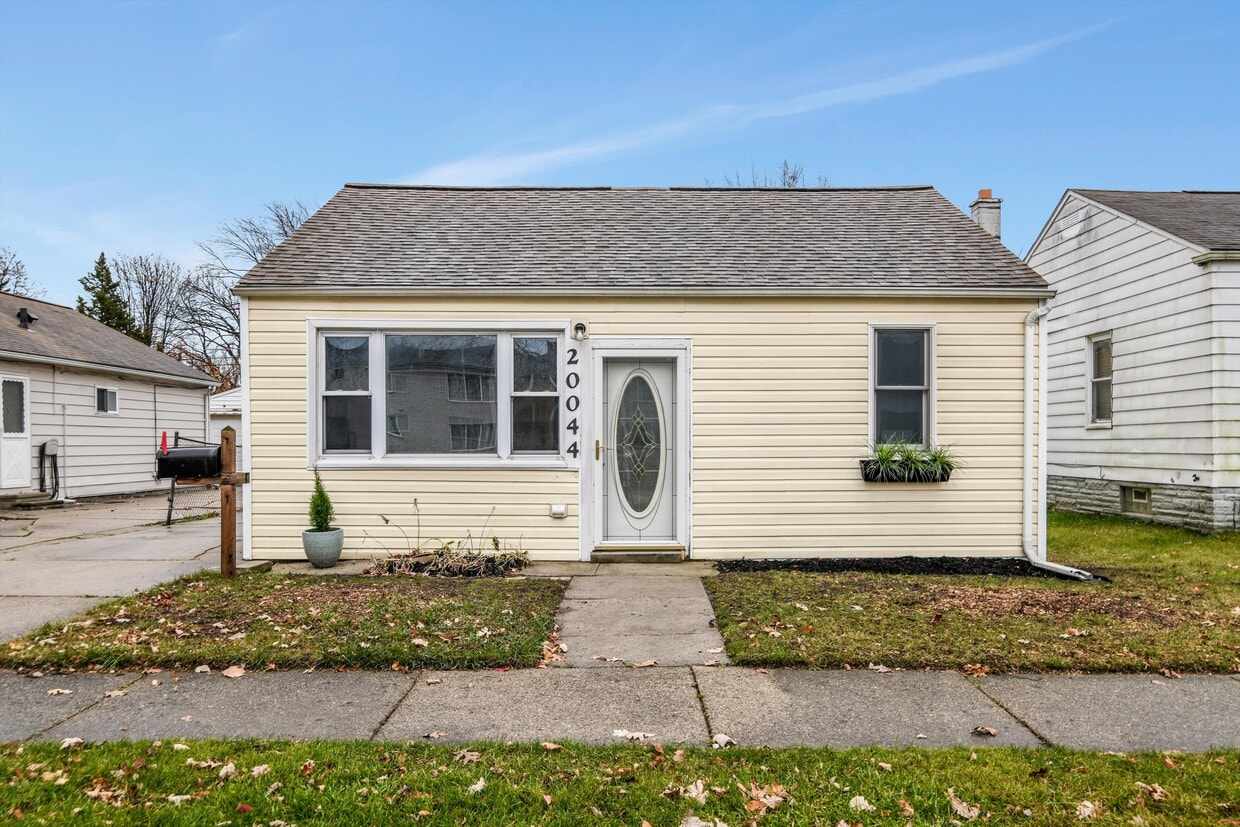 20044 E 8 Mile Rd, Harper Woods, MI 48225 House Rental in Harper