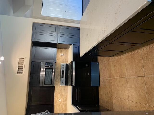 Foto del edificio - 12328 W Roanoke Ave
