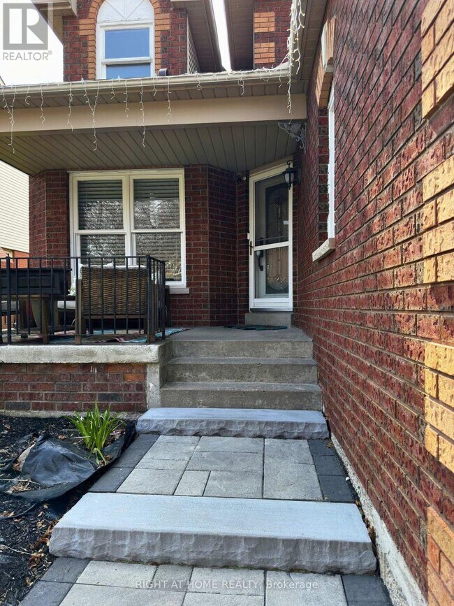 Building Photo - 42 Brownell St