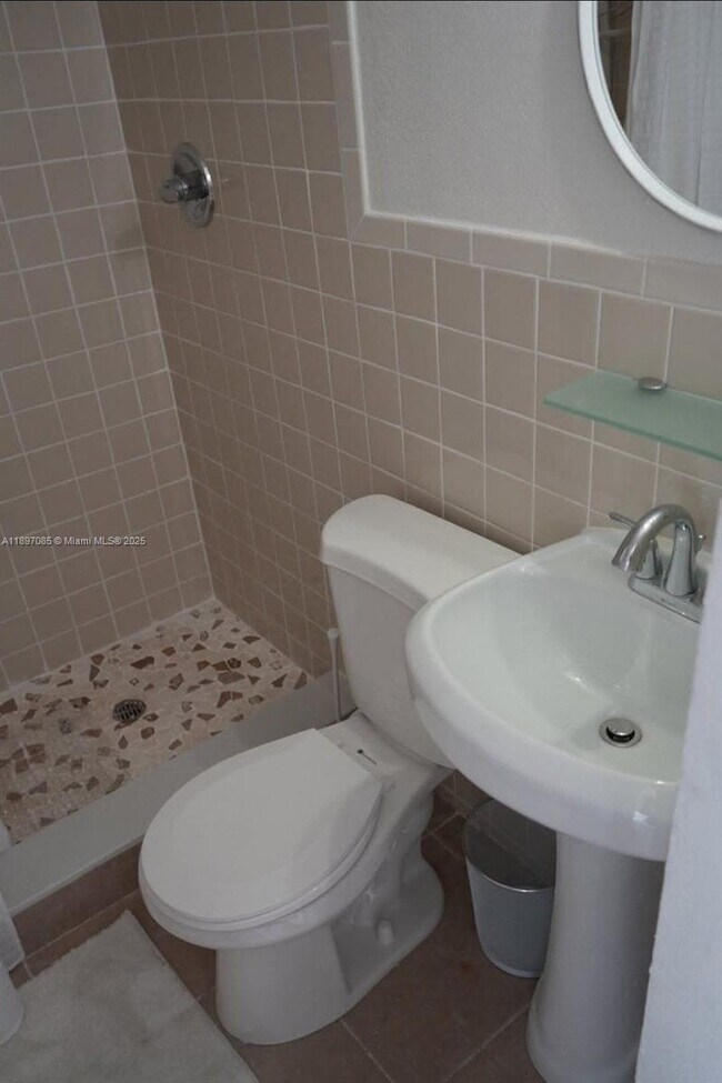 Foto del edificio - 14720 NE 2nd Ct