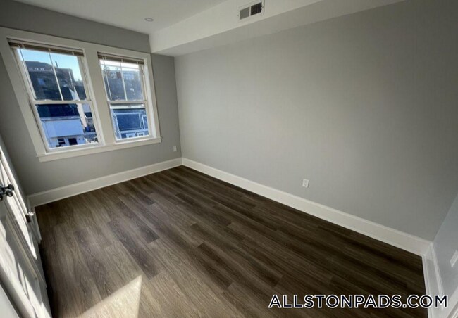 Foto del edificio - 80 N Beacon St