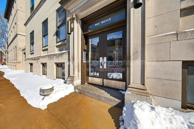 Building Photo - 322 N Boyle Ave