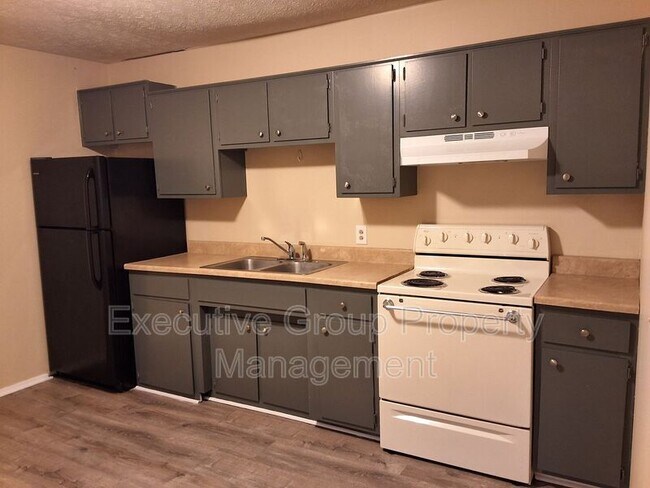 Foto del edificio - 1190 Lois Ln