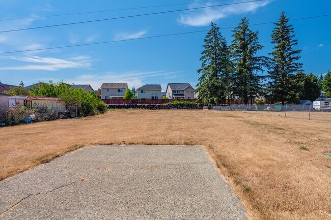 Building Photo - 4 Bedroom 1 Bathroom Covington Home for Rent