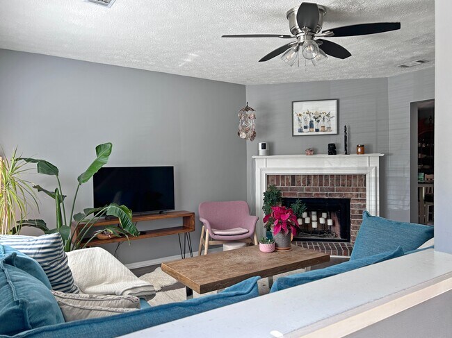 livingroom - 3168 Shadow Walk Ln