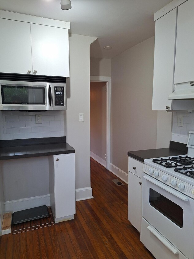 Building Photo - 126 S Bellevue Ave