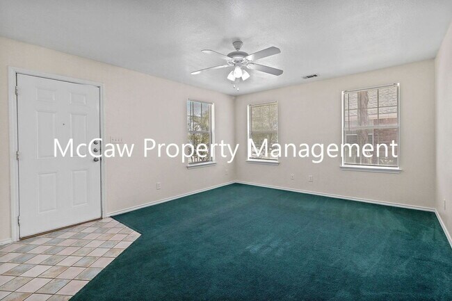 Foto del edificio - 509 W Cedar St