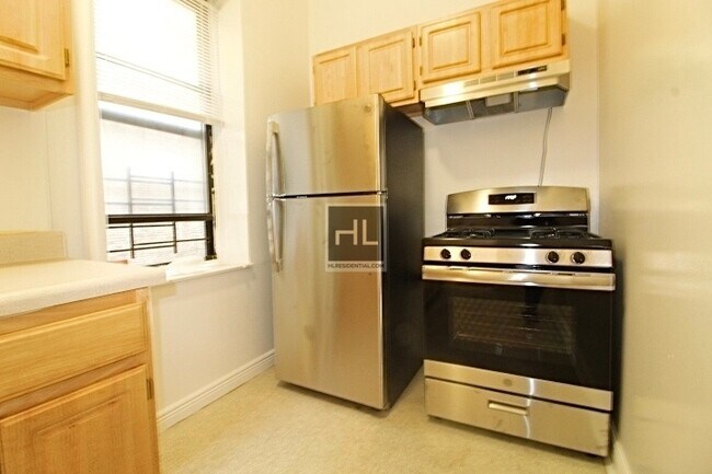 Building Photo - FT HAMILTON PARKWAY / 1-Bedroom