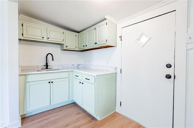 Foto del edificio - 805 Ave A