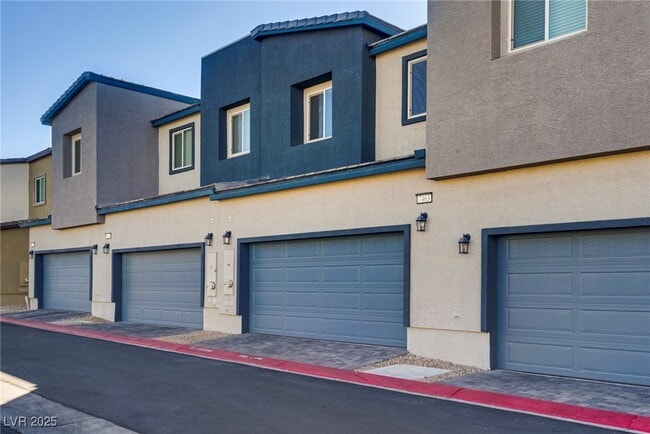 Building Photo - 7463 Mountain Ledge St