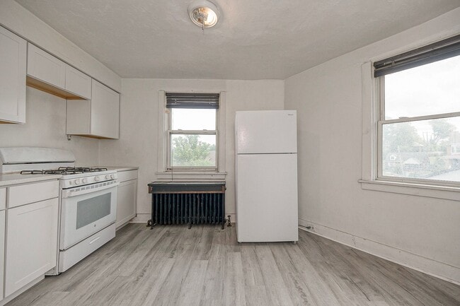 Photo - 2361 Brownsville Road Apartment