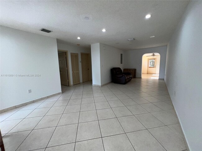 Building Photo - 7180 SW 42nd Terrace