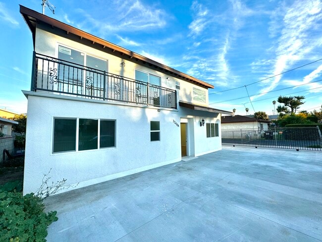 Foto del edificio - 3248 Evelyn Ave