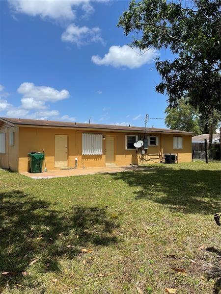 Foto principal - 3430 NW 4th Ct