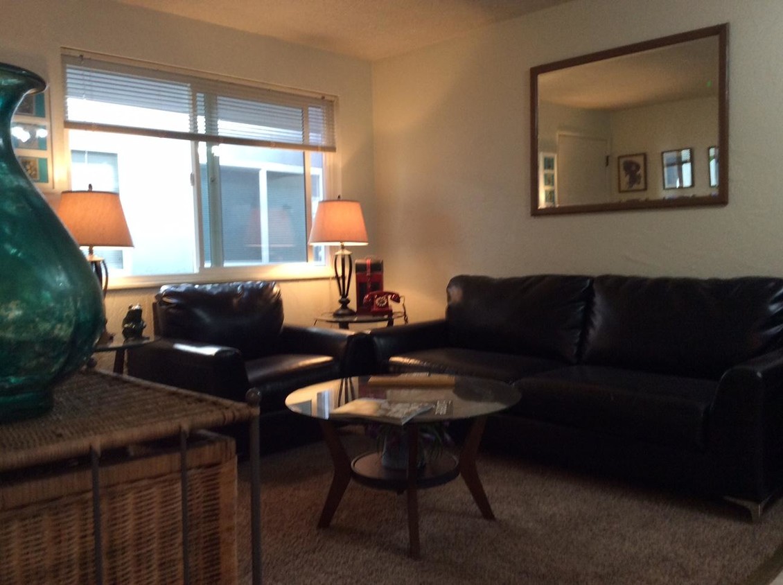 Living Room - 710 East 15th Alley