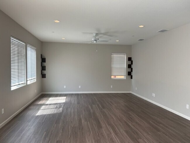 Building Photo - Like Brand New ~ Beautiful Four Bedroom Ho...