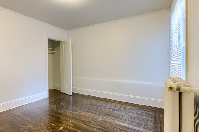 Building Photo - 935 Jervis St