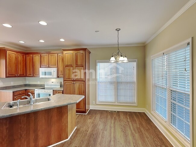 Foto del edificio - 2404 Adelaide Dr