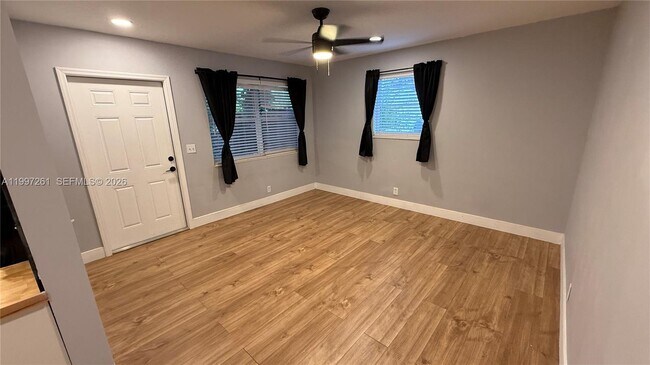 Foto del edificio - 1035 SW 30th St