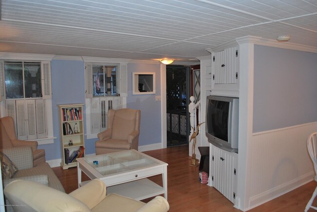 Building Photo - 71 Mt Hermon Way