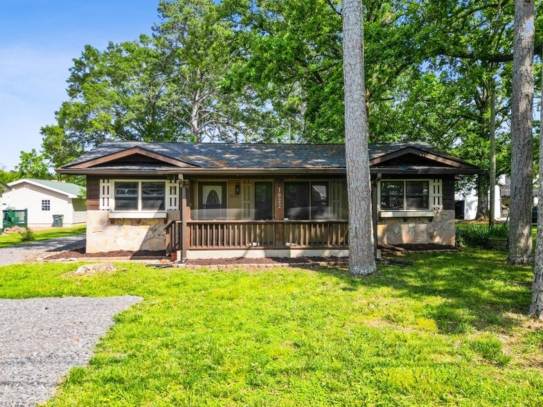 Foto principal - 1022 Givens Rd