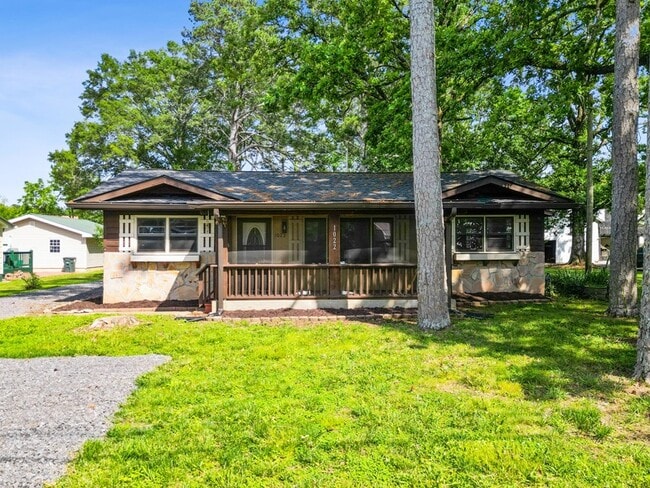 Photo - 1022 Givens Rd House