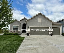 Building Photo - 1828 NE Riley Dr