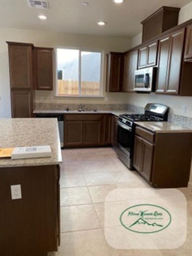 Building Photo - New Stonefiled Home-  Apply now to schedul...