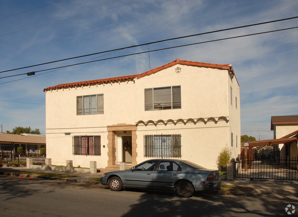 Building Photo - 1311 E 15th St