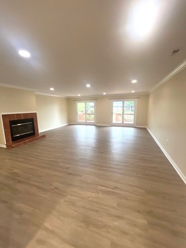 Foto del edificio - Gorgeous home with boat slip and water views