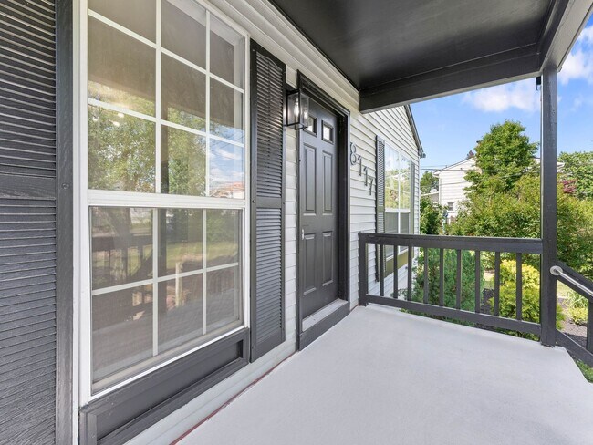 Foto del edificio - Fully Renovated 3-Bedroom Home with Designer Kitchen, Large Deck & Central Air in Pennsauken
