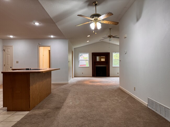Building Photo - 748 Abbie Ct