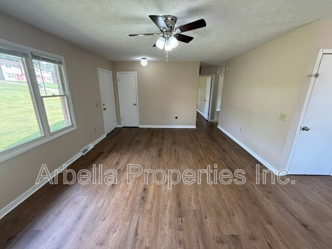 Building Photo - 915 Kendrick Creek Rd