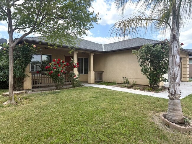 Building Photo - Available NOW!! 3/2 Open floor plan!