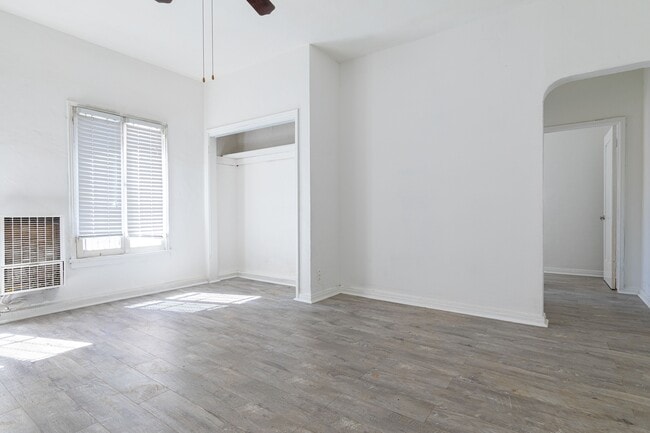 one bed - Newly Remodeled Units with Brick Exposure