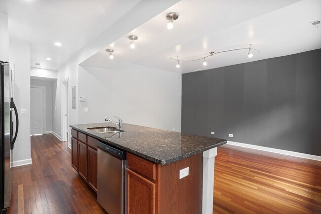 Foto del edificio - 7361 N Ashland Blvd