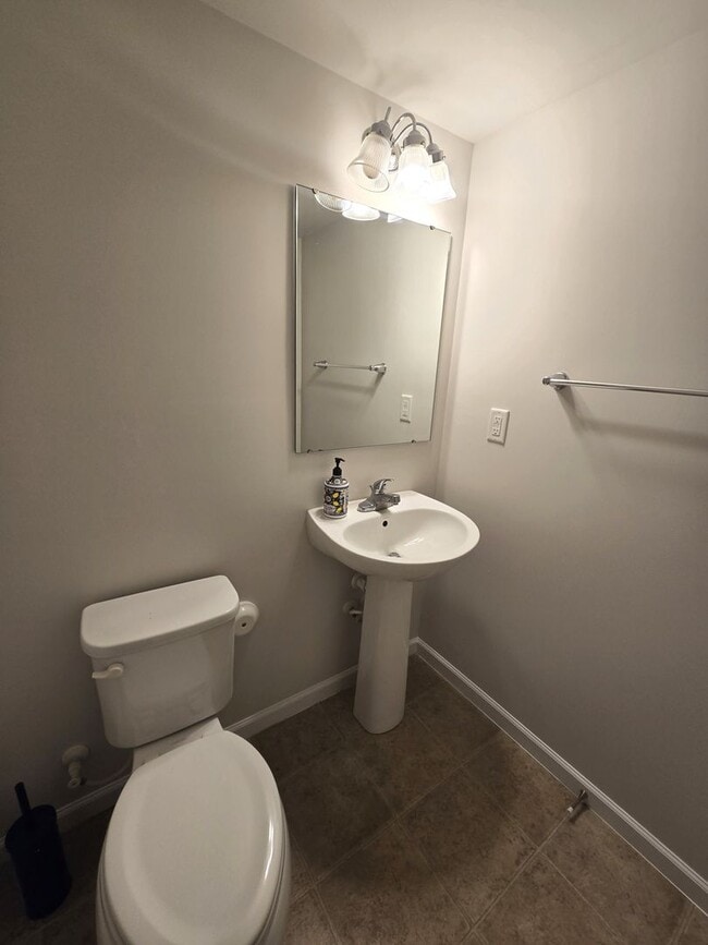 Foto del edificio - Beautiful Home Available for Rent in Charlotte, NC 28212