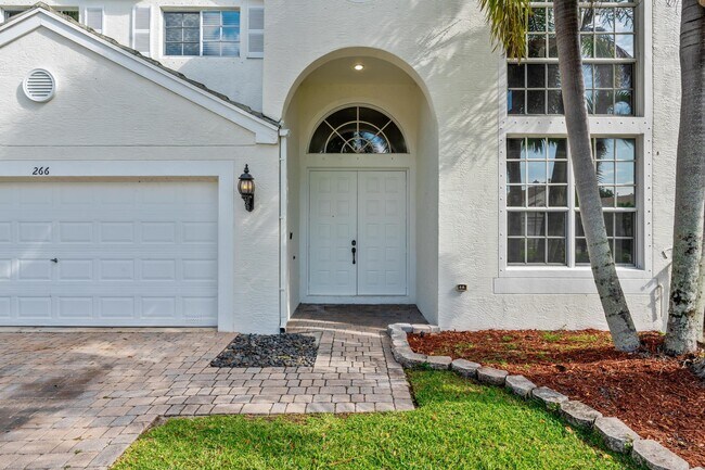 Building Photo - 266 Berenger Walk