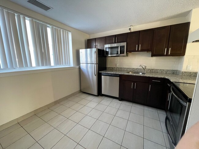 Photo - 2bed/1.5 bath in Brighton House