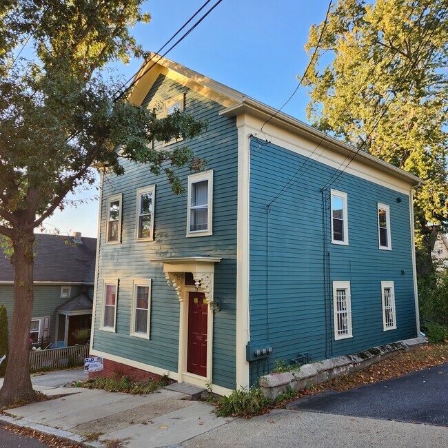 Building Photo - 78 Grand View St
