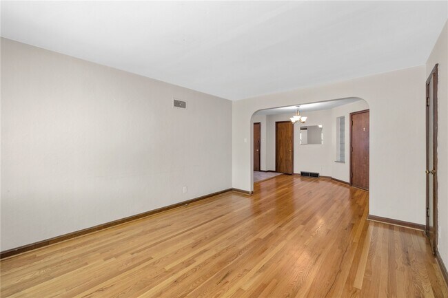 Foto del edificio - 4931 Jamieson Ave