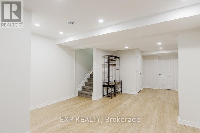 Building Photo - 194 Willow Creek Cir