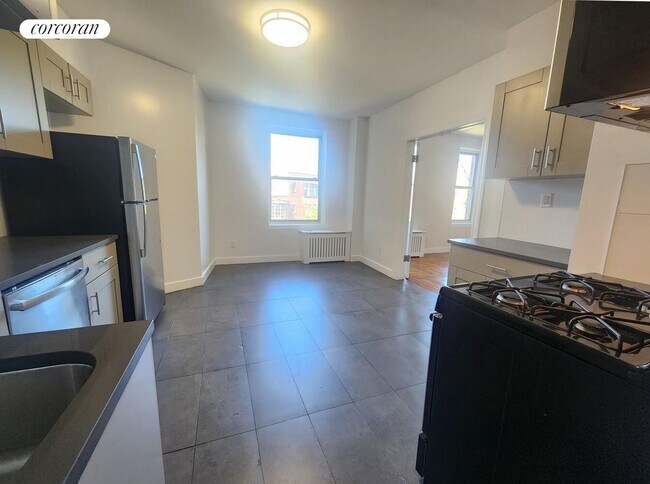 Foto del edificio - 3900 Greystone Ave