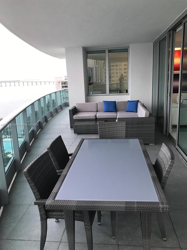 Building Photo - 1331 Brickell Bay Dr