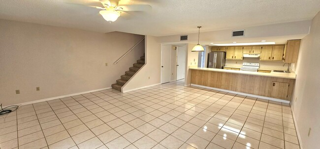 Foto del edificio - Indian Harbor Beach- 2 Story Townhome