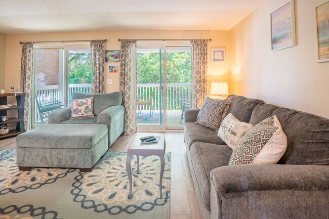 Foto del edificio - FURNISHED OFF-SEASON MONTHLY RENTAL - AVAI...