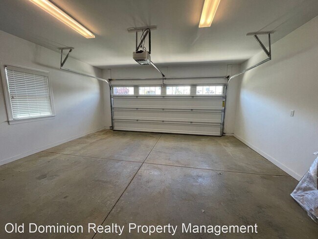 Foto del edificio - 4 br, 2.5 bath House - 111 Macallister Way