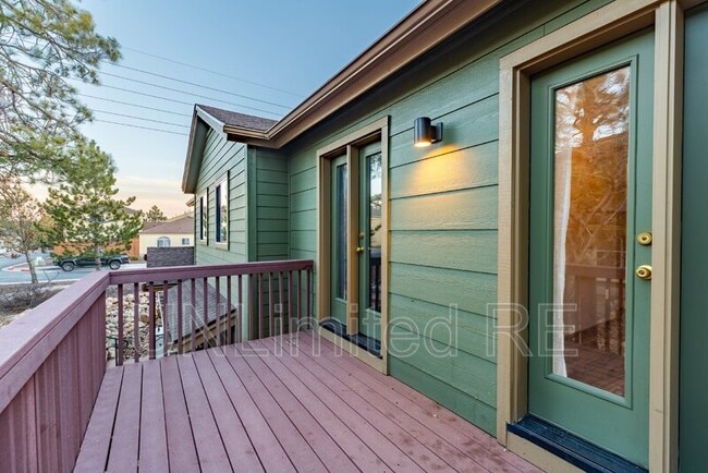 Building Photo - 1568 E Sejarez Way