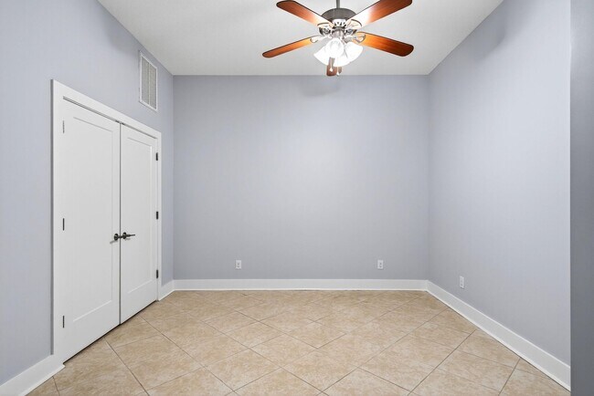 Foto del edificio - Lower Level Basement Apartment- Black Mountain