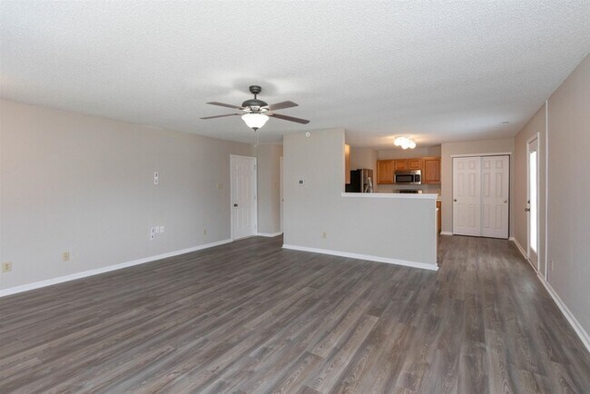 Building Photo - 7763 Sunflower Dr